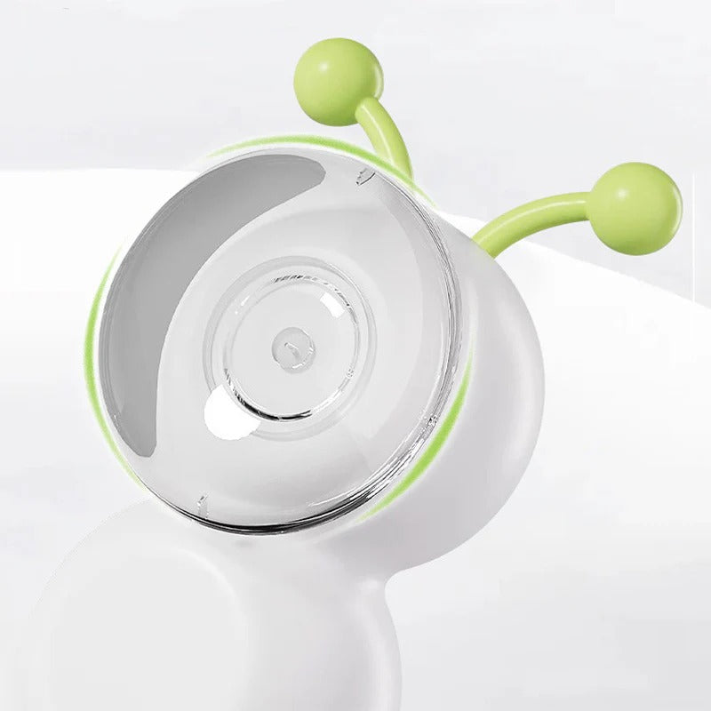 Rörelseaktiverad kattleksak stimulerar kattens sinne